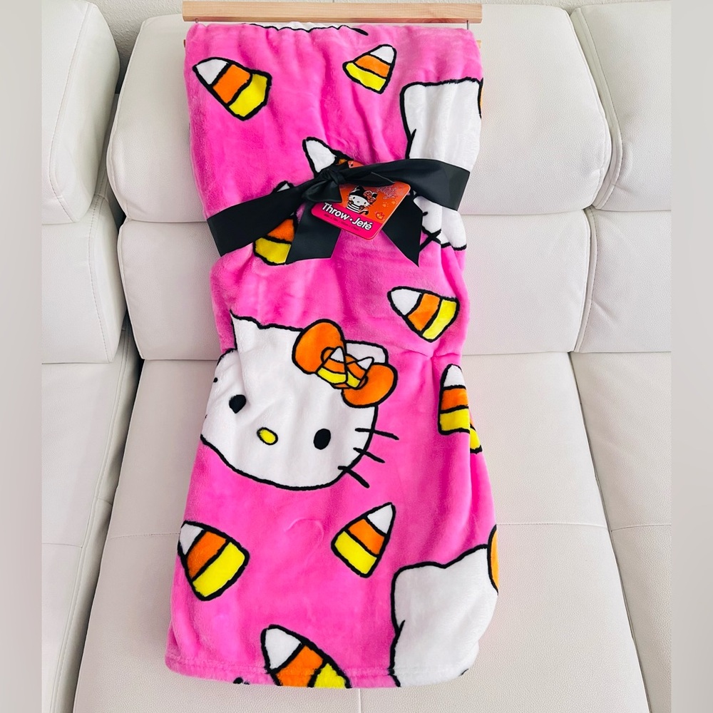 Hello Kitty Halloween Throw